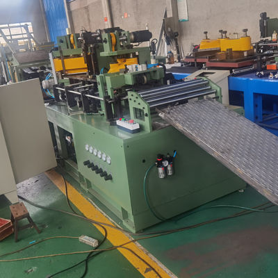 Otomatik Silikon Çelik Kesme Uzunluk Çizgisi Adım Çember İki Kesme İki Bıçaklama Çekirdek Kesme Makinesi