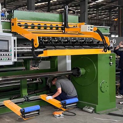 Bakır veya alüminyum iletkenler için 16 rpm'e kadar ayarlanabilir hıza sahip 30kW sarma motorlu dönüştürücü folyo sarma makinesi